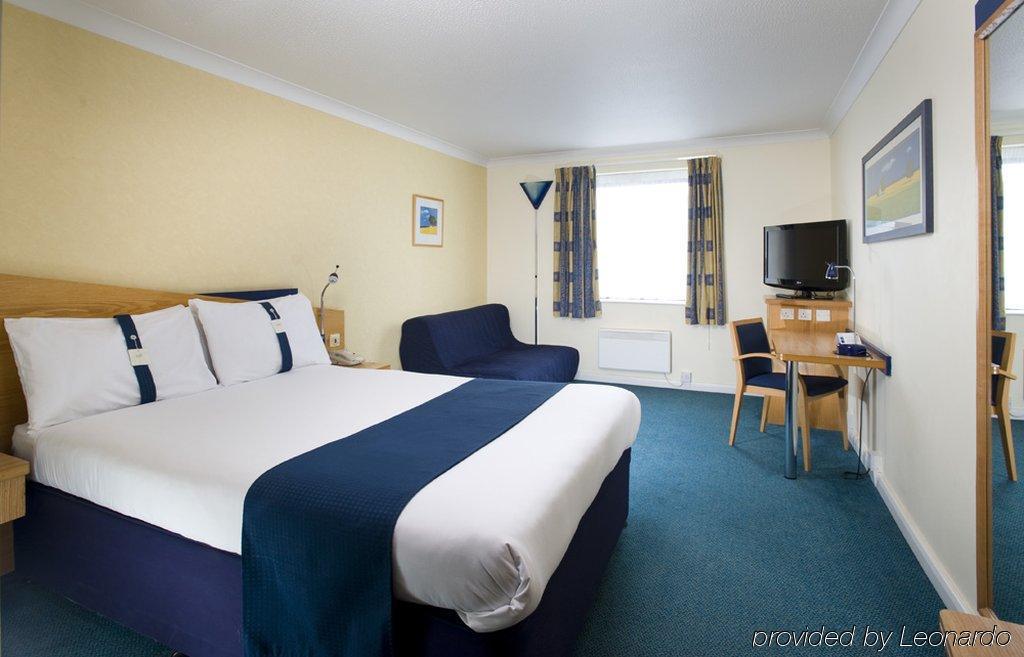 Holiday Inn Express Swansea East By Ihg Exterior foto
